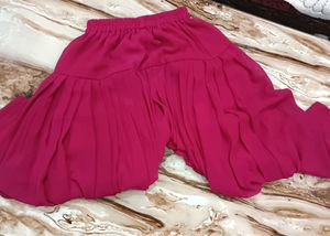 Girls&#39; Traditional Salwar Kameez