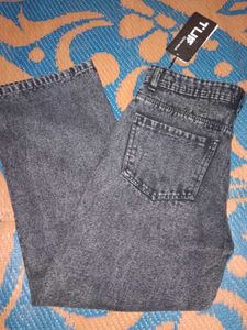 Straight Jeans