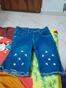 Cute Girl's Denim Capris