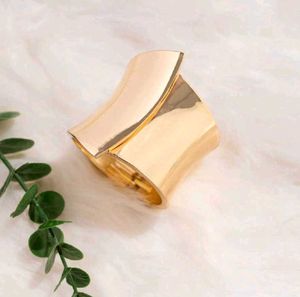 Pinteresty Chunky Gold Bracelet