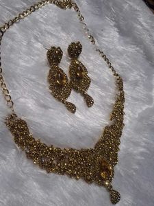 Elegant Gold Jewelry Set