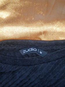 black pullover/sweater for women