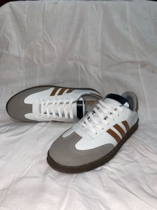 Stylish White ADIDAS Sneakers 👟 🔥🔥