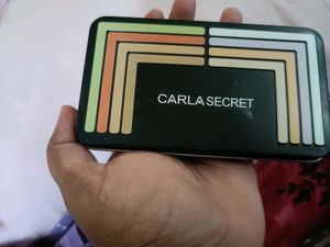 Carla Secret Camouflage HD Face Palette