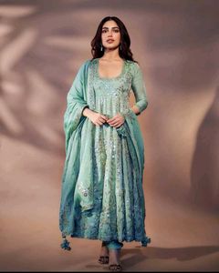 New Stayle Beautiful Pakistani Dress Inpoted Pakis