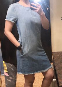 DENIM DRESS BY ELLE IN SIZE M