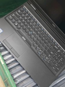 Laptop Dell Latitude 5590