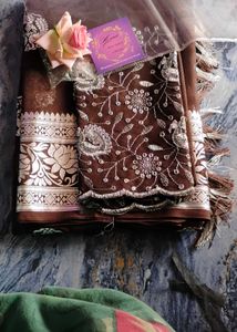 👉🔥 Beautiful Geogette Foil Work Saree With Blous