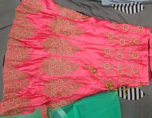 Lehnga Choli With Jewellery