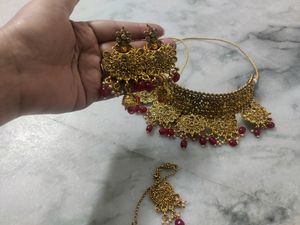 Pink stone bridal choker jewellery set