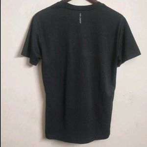 Activewear T-shirt
