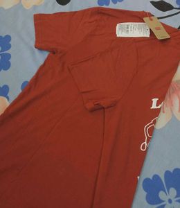 LEVI&#39;S Tshirt For Men (Size-M) New With tag