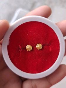 Beautiful New Flower Desine Studs