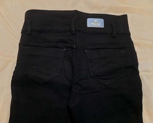 black bootcut jeans🤎