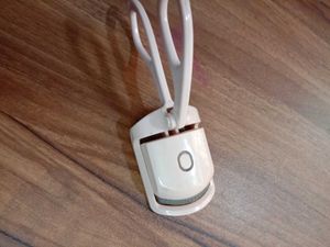 Eyelash Curler