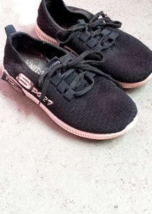 FLYKNIT SPORTS SHOES