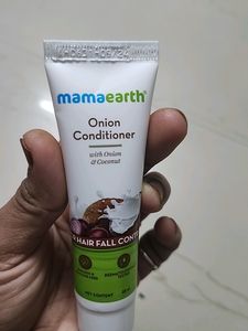 Mamaearth Set Of 3 Onion rangeTrial Conditioner + Onion Trail Hair Oil And Trail Vitamin C Face Wash