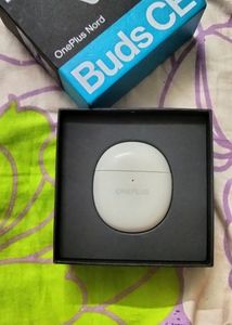 Oneplus Nords  Buts CE( MoonLight White) Charge Ceble