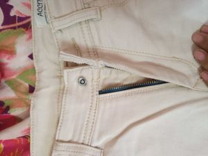 Accite Cream Jeans