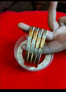 Beutiful Bangles 4 Pc