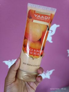 Vaadi Herbals Scrub