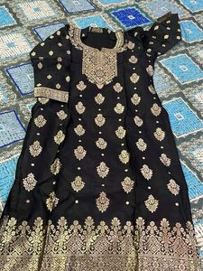 Black &amp; Gold Embellished Banarsi Salwar Kameez