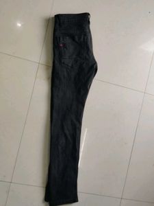 Simple Black Fashionable Jeans