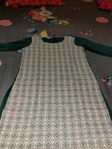 Aurelia Green Kurty