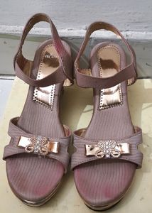 Nude Pink Wedges👡
