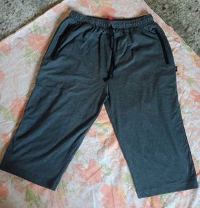Unisex Grey Solid Sports Shorts(Capris) - XL