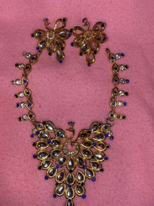 Short Neck Set Good Condition