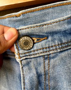 Levi’s Light Wash Denim Jeans