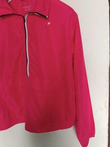 women windsheeter for gym.