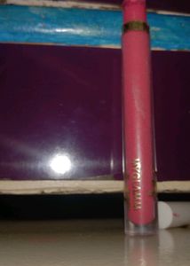 MyGlamm Lit Liquid Matte PinkVisitObsession Lipstick.