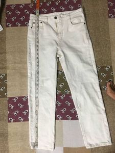 women thrifted jeans