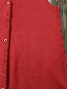 Narulas Women Red Sleeveless Woollen Sweater