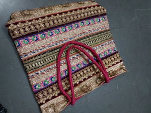 Women&#39;s Pink Embroidered Sling Bag