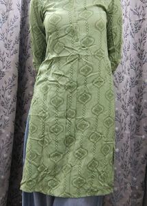 Printed Green Knew Length Kurta With 3/4 Sleeves