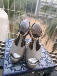Now In Offer Price Brand New Pencil Heels 👠