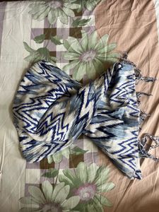 🩵🤍 Stylish Ikat Print Scarf 🩵🤍