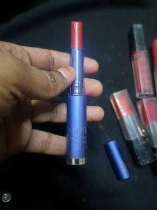 12 Lipsticks