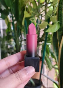 Huda Beauty Lipstick