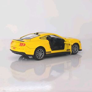 Famous Model Toy Car (Pcs.1)