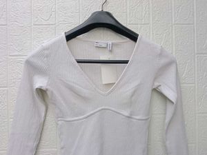 New with tag Pinterest Chic White Long Sleeve Top