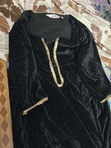 Velvet Biba Kurta set with leggings Detail