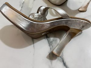 Tranperent Hill Sandle Price Dropped