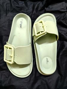 Ginger By Lifestyle Women Green Rubber Sleeper