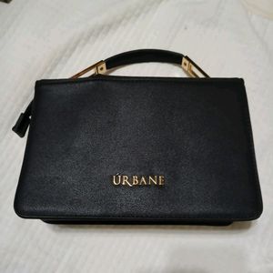 Black Handbag With Sling
