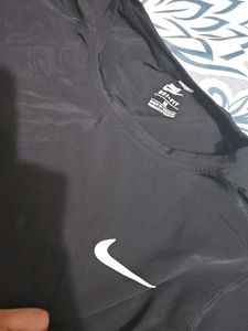 Nike Dri-FIT Long Sleeve T-Shirt