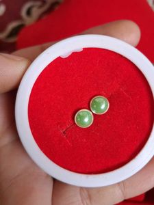 Beautiful New Pearl Desine Studs